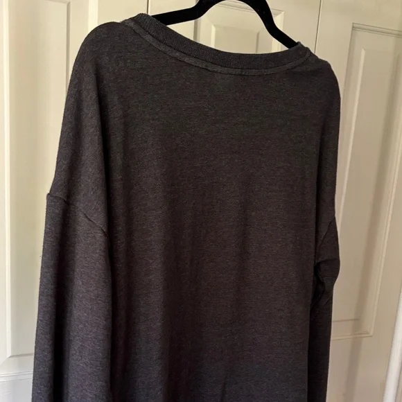 Reebok Dark Gray Sweatshirt. Soft and comfortable.  unisex - Picture 10 of 10